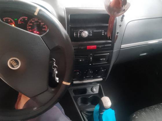FIAT SIENA 1.8 MPI HLX 8V FLEX 4P MANUAL FIAT SIENA 1.8 MPI HLX 8V FLEX 4P MANUAL